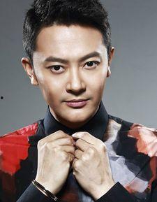 印小天资料,从阳光少年到实力派演员的蜕变之路